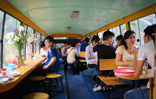 Mô hình ô tô cafe đang thu hút sự chú ý của đông đảo giới trẻ Hà Thành.
